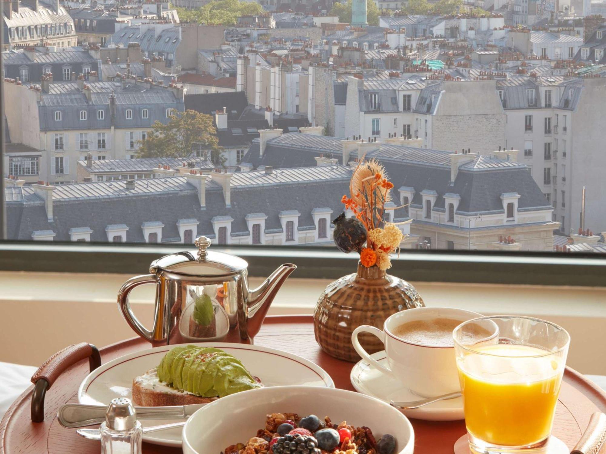SO Paris Hotel Buitenkant foto Breakfast at the Hotel
